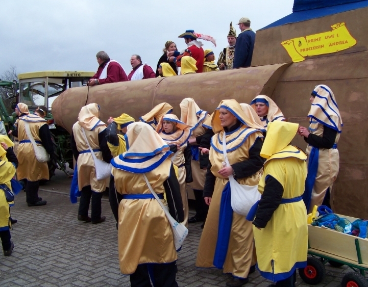 004Rosenmo .jpg - Und der Wind weht.
